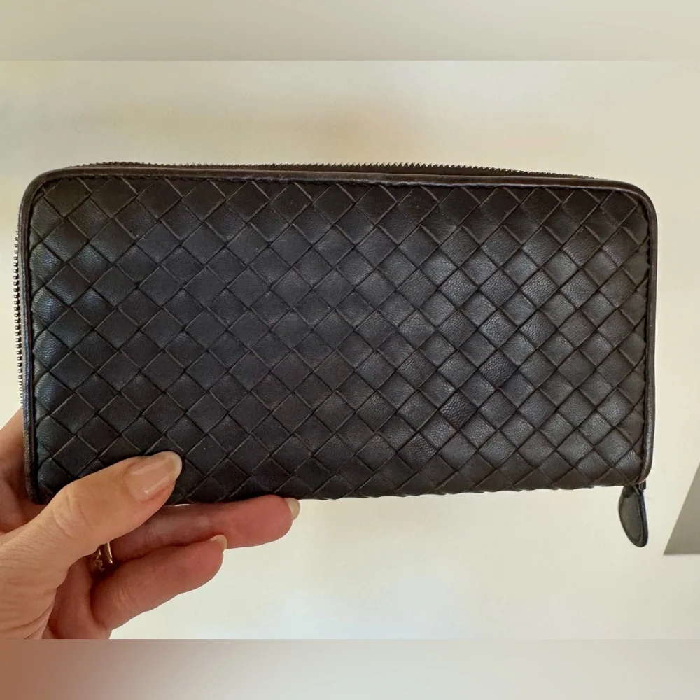 Authentic Bottega Veneta Zip Around Wallet - Picture 2 of 13